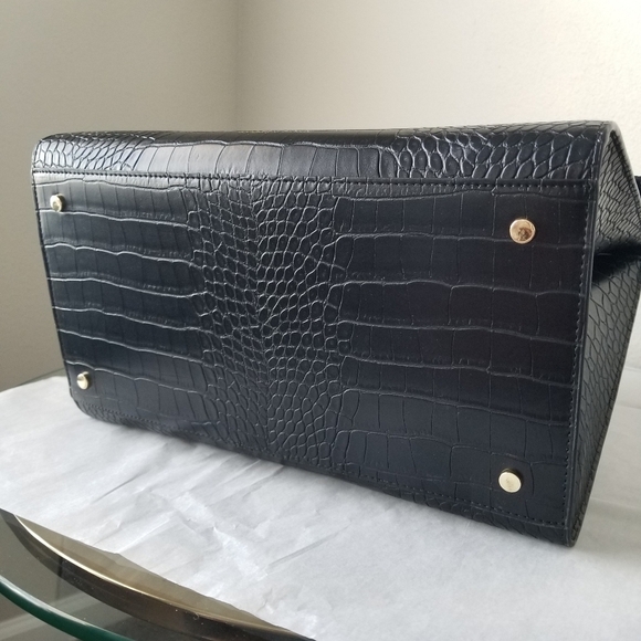 Modern Picnic Large Luncher in Black Faux Crocodile - Picture 8 of 15